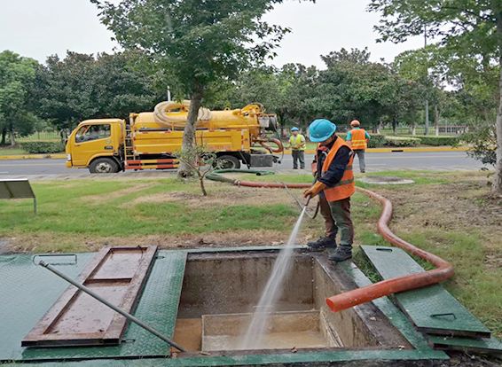 沙湖镇化油池清理